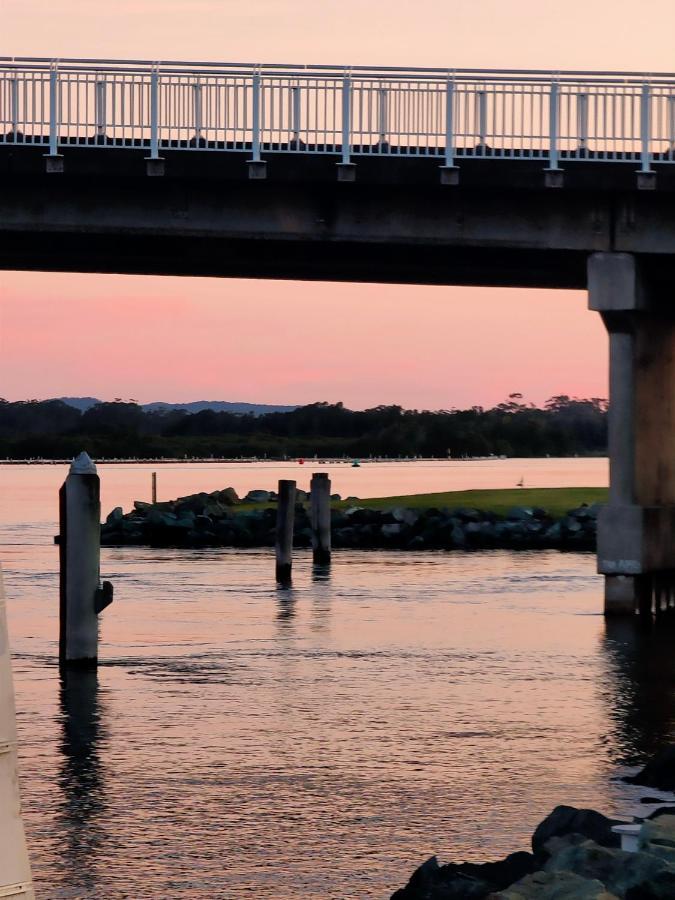 South Pacific Palms Motor Inn Tuncurry Dış mekan fotoğraf