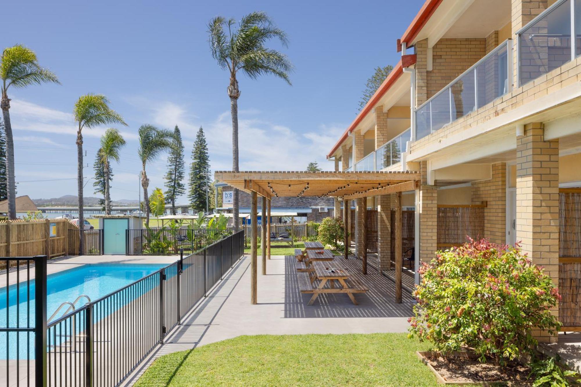 South Pacific Palms Motor Inn Tuncurry Dış mekan fotoğraf