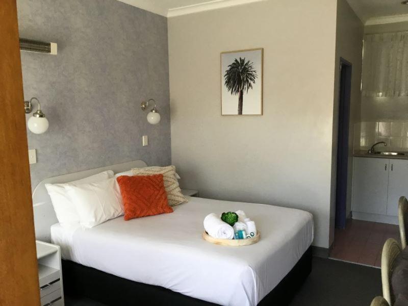 South Pacific Palms Motor Inn Tuncurry Dış mekan fotoğraf