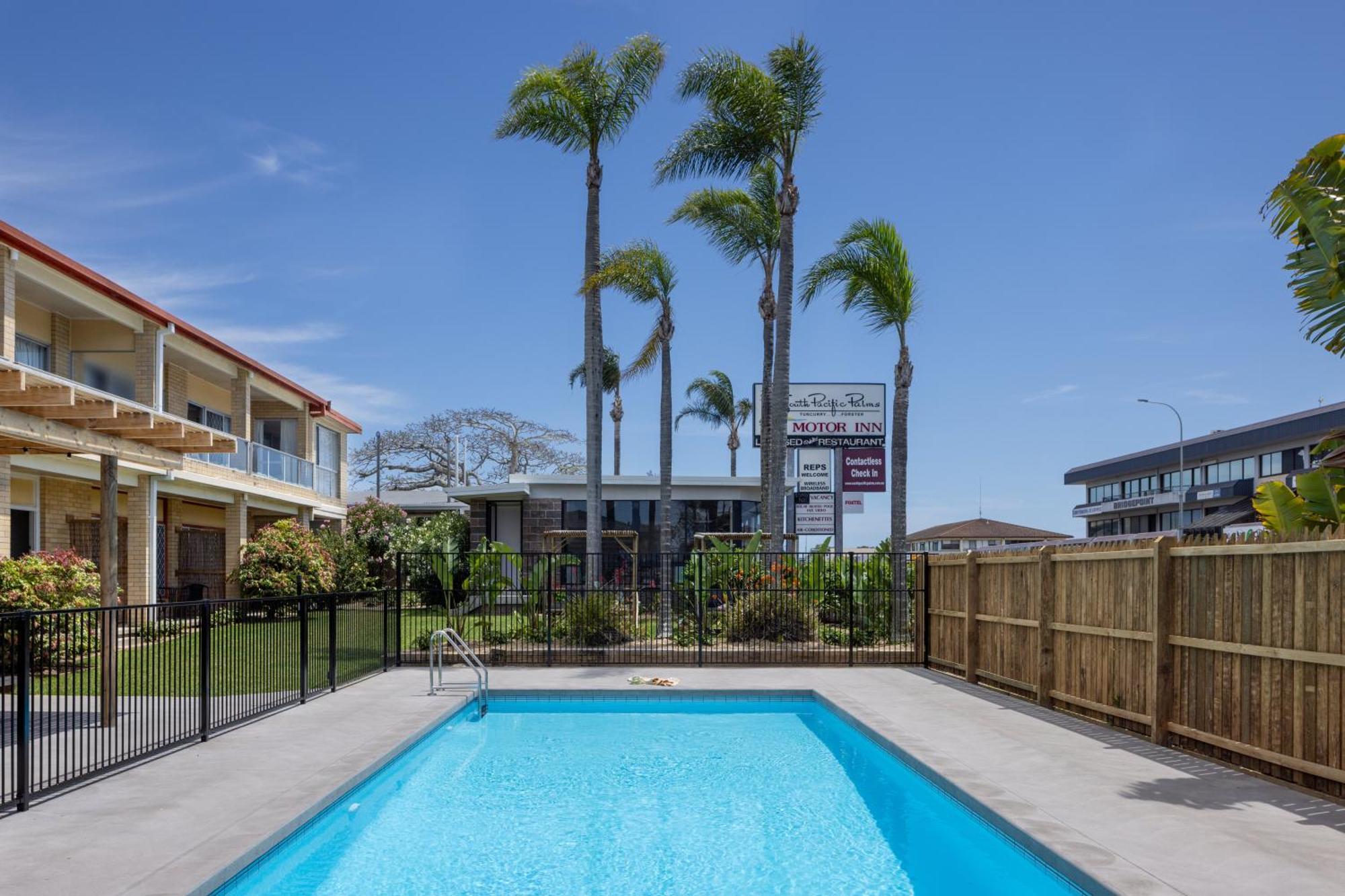South Pacific Palms Motor Inn Tuncurry Dış mekan fotoğraf