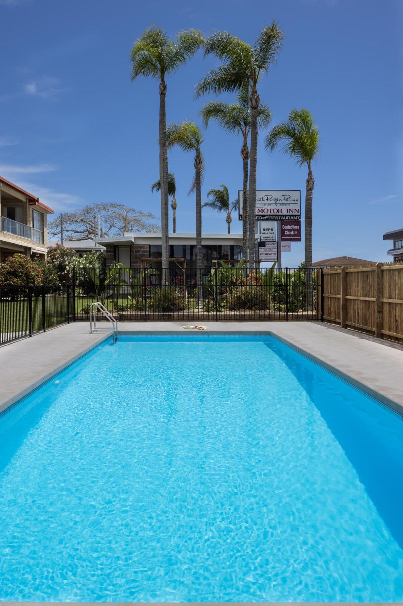South Pacific Palms Motor Inn Tuncurry Dış mekan fotoğraf